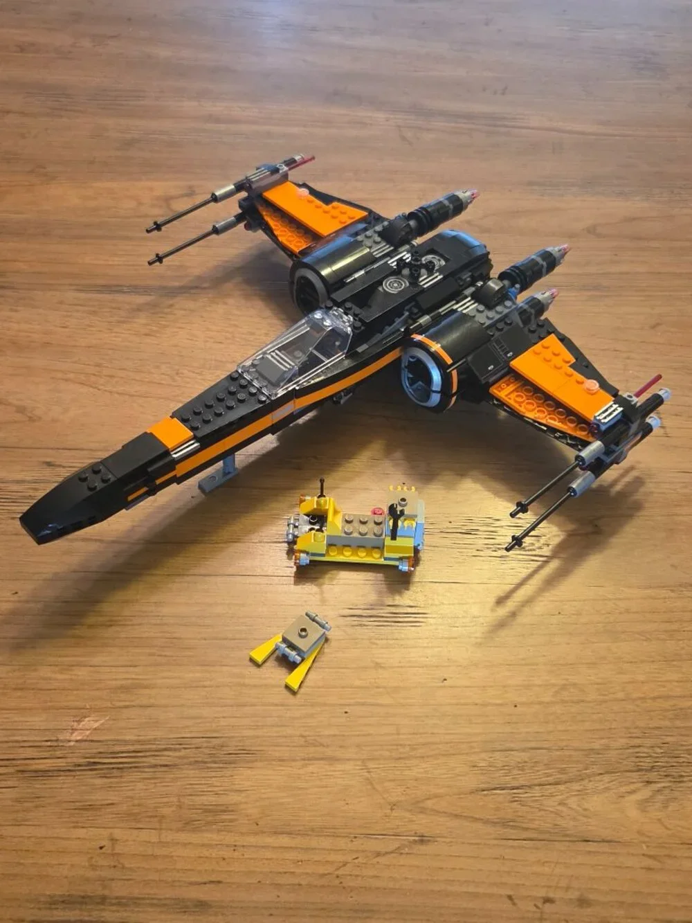 LEGO 75102 Poe's X Wing incomplete